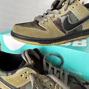 Nike Zoom Dunk Pro SB Low Camo- Size 5.5, Nike Skateboard Shoe, Camouflage Style